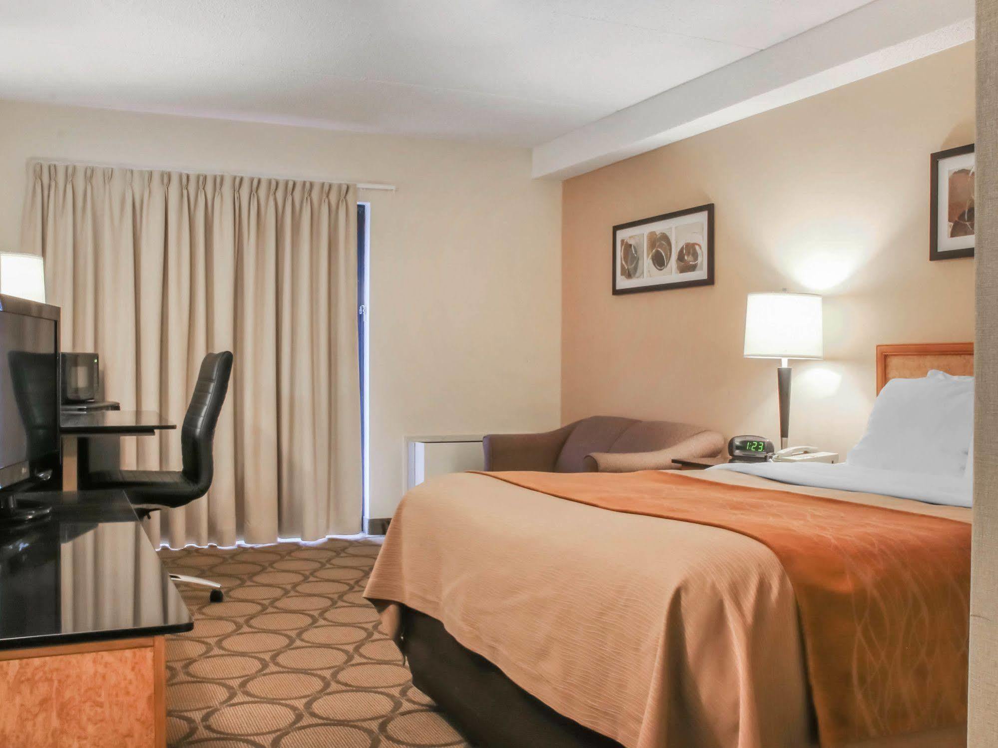 Comfort Inn Airport Winnipeg Exterior foto